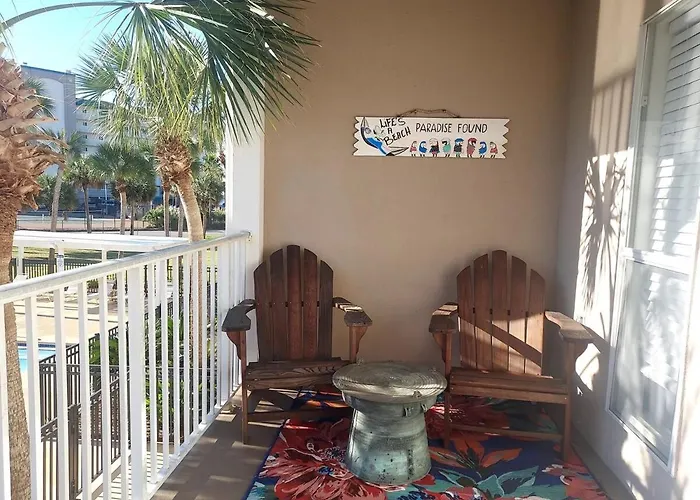 Apartment Quiet Pool View Walk To Family Friendly Pensacola