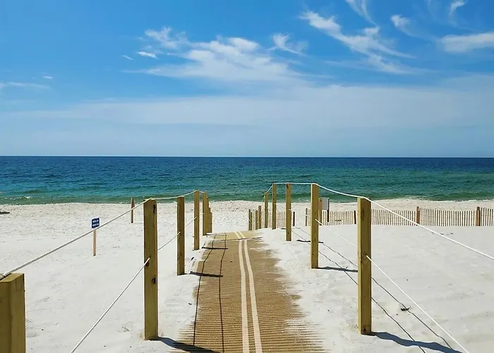 Quiet Pool View Walk To Family Friendly Apartment Pensacola